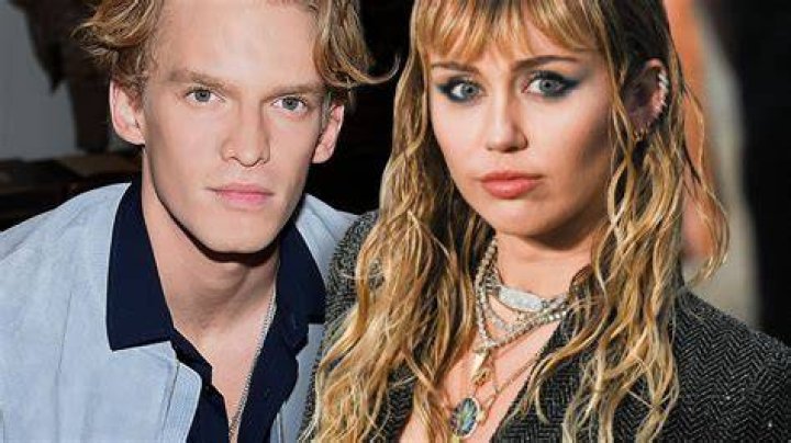 17 Hottest New Couples Of 2019: Miley Cyrus, Cody Simpson & More