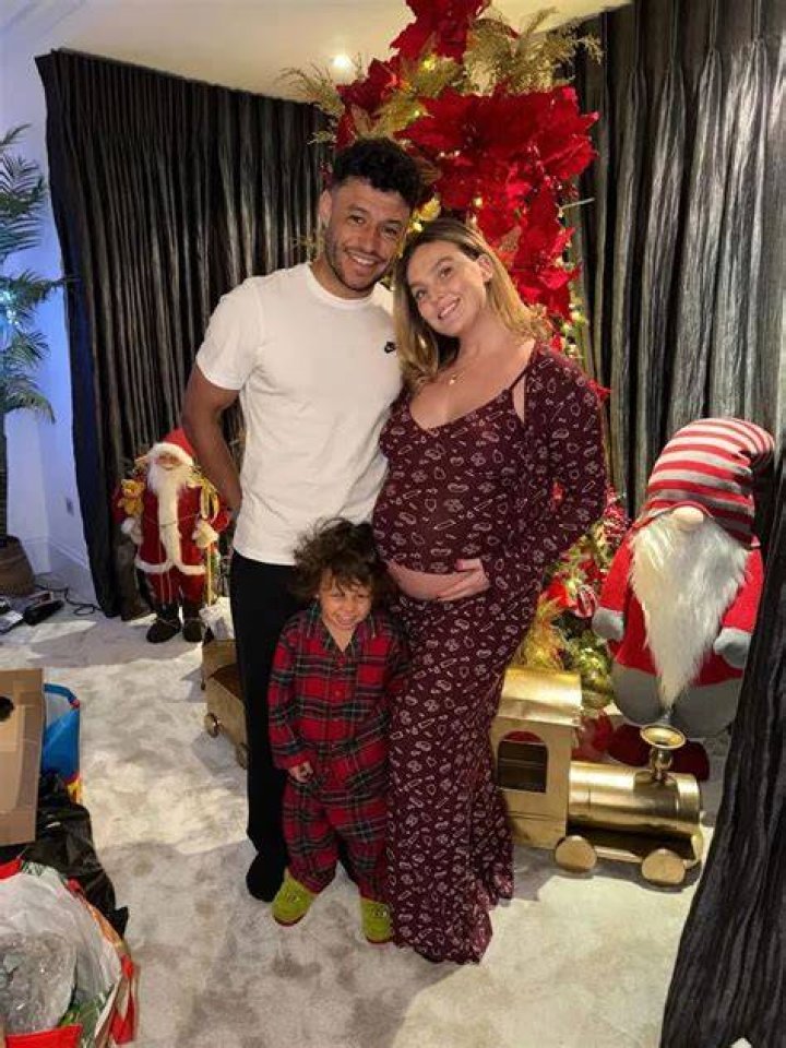1st Child With Alex Oxlade-Chamberlain – Hollywood Life
