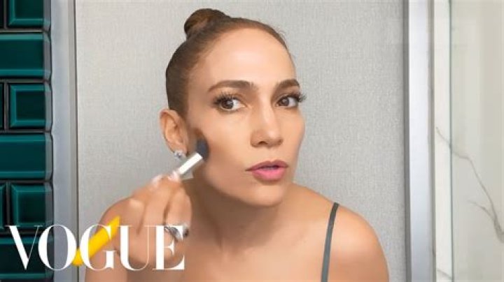 2017 People’s Choice Awards Beauty Looks — Jennifer Lopez & More