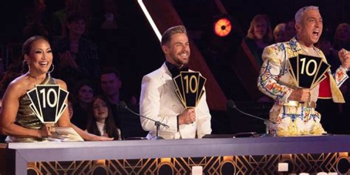 3 In 1 Night On ‘DWTS’ — Nip Slip & More – Hollywood Life