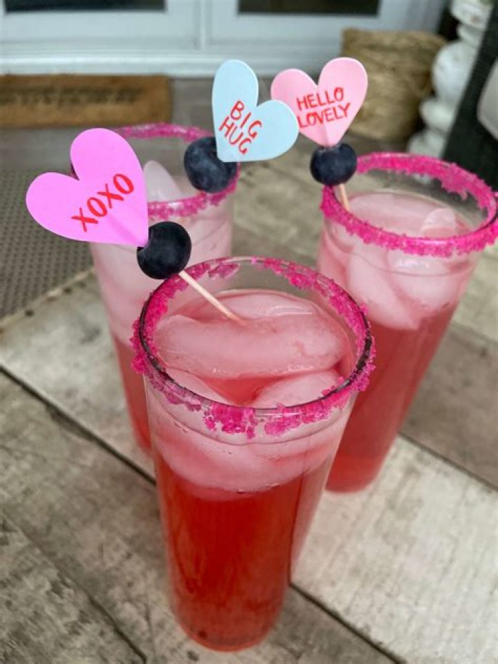 30+ Valentine’s Day & Galentine’s Day Cocktails To Enjoy With The People You Love