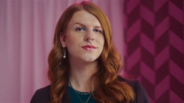 5 Things About Trans Woman In Hershey’s Campaign – Hollywood Life