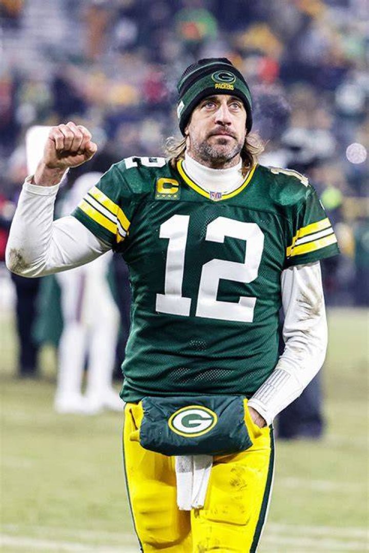 Aaron Rodgers Leaving Green Bay Packers, Traded to New York Jets – Hollywood Life