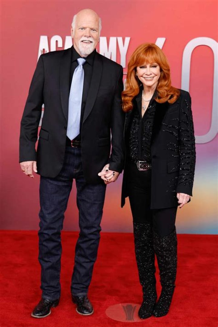 ACM Awards Red Carpet 2022 – Photos Of The Arrivals – Hollywood Life