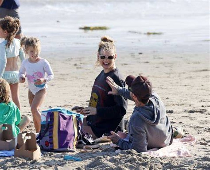 Adam Levine & Behati Prinsloo Treat Kids To Rare Family Beach Day In Hawaii: Photos