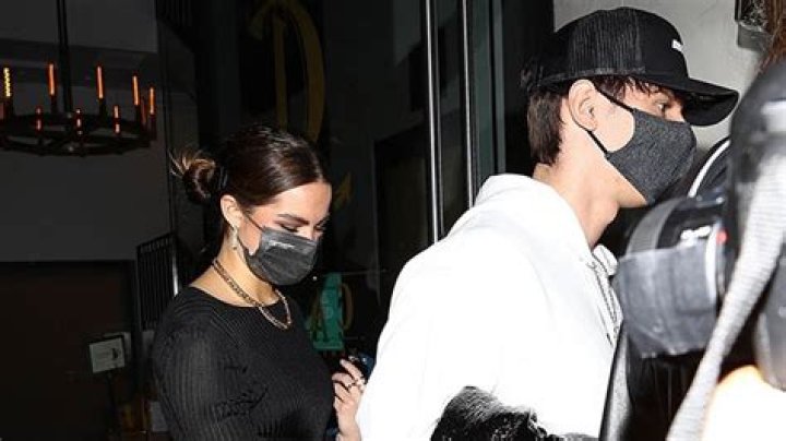 Addison Rae & Bryce Hall PDA In Photos Kissing In A Car On Date Night – Hollywood Life
