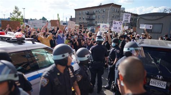 Adele Returns To Instagram To ’Wholeheartedly Stand’ With George Floyd Protesters