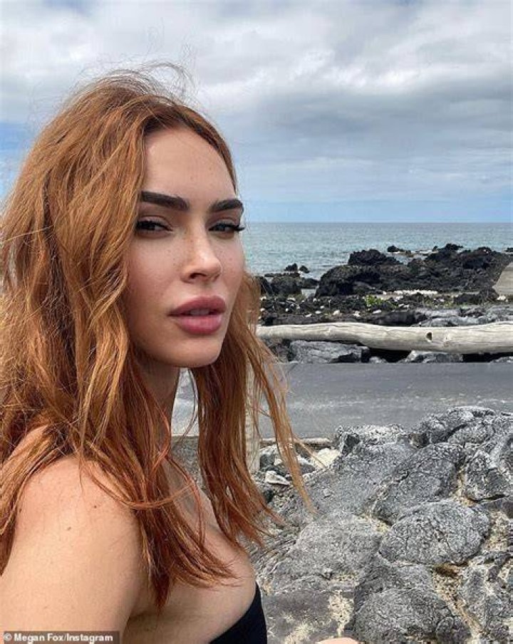 Adriana Lima Rocks A Tiny Black Bikini While Sunbathing In Miami – Hollywood Life