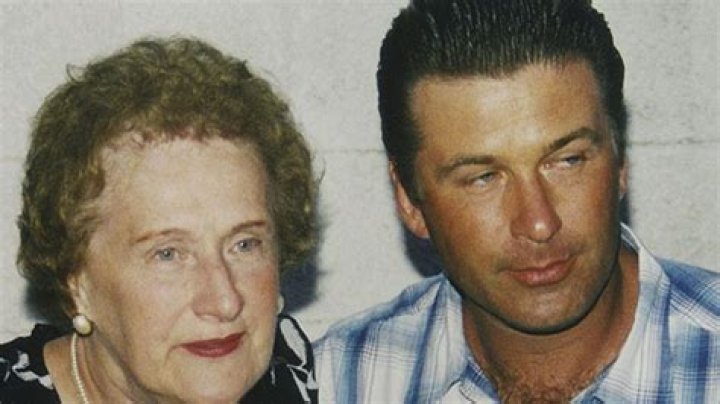 Alec Baldwin & Brothers Confirm Death Of Mother Carol At 92 – Hollywood Life
