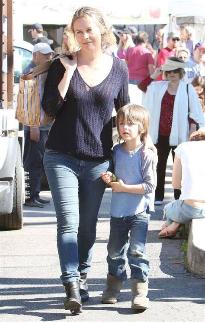 Alicia Silverstone Reveals She & Son Bear ‘Still Sleep Together’ – Hollywood Life