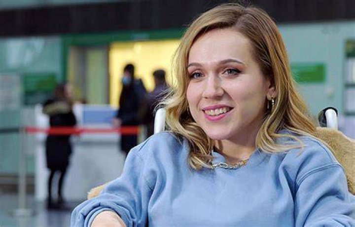 Alina & Caleb Are Nervous To Meet – Hollywood Life