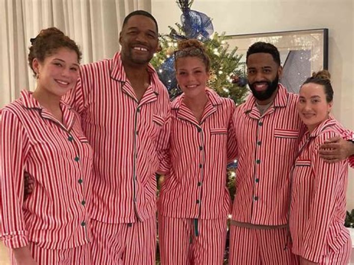 All About ‘The Voice’ Host’s 4 Children – Hollywood Life