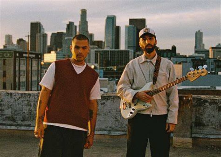 Alt-R&B Singer Get Sweet In New Song – Hollywood Life
