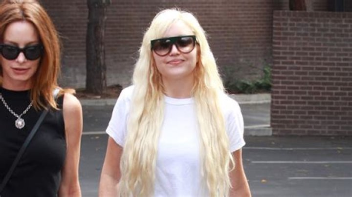 Amanda Bynes Reveals She’s Pregnant With Surprise Sonogram Photo – Hollywood Life