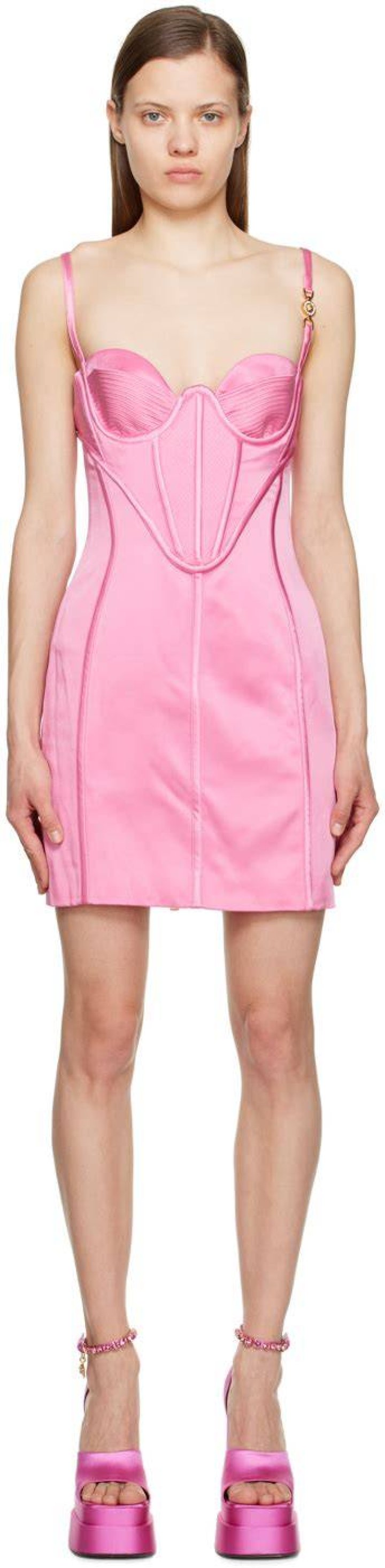 Amelia Hamlin Wears Pink Latex Versace Dress In Milan: Photos – Hollywood Life