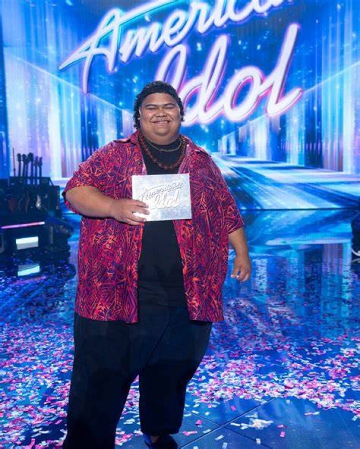 ‘American Idol’s Just Sam Says She’s Singing In Subway Stations In NYC – Hollywood Life