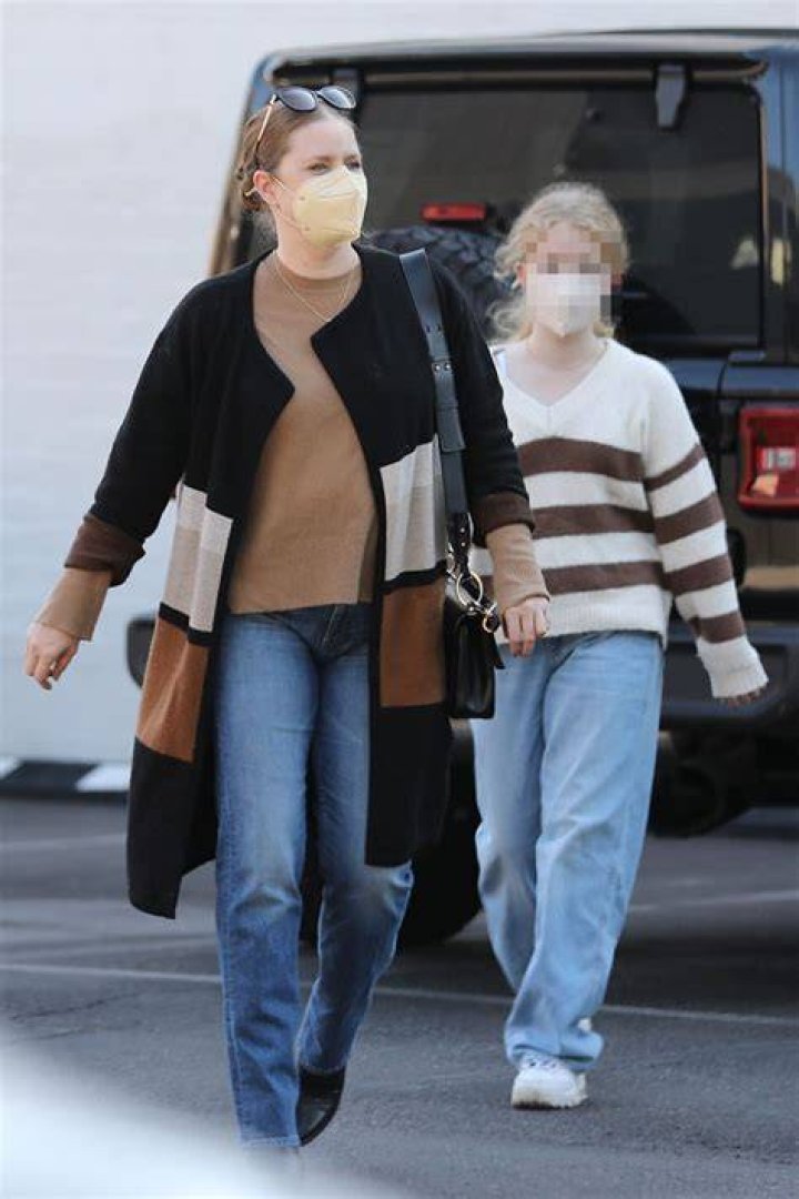 Amy Adams & Daughter Aviana Go On Outing In Beverly Hills – Hollywood Life