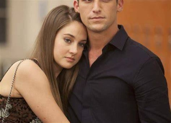 Amy & Ricky’s Happy Ending — Series Finale Spoilers – Hollywood Life
