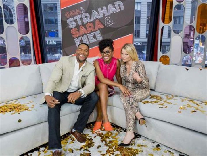 Amy Robach & Michael Strahan Stifle Laughs As ‘GMA’ Reporter Goes On Air Without Pants On