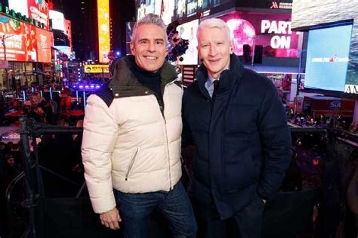 Andy Cohen Disses Mayor Bill De Blasio Live On CNN During NYE Show – Hollywood Life