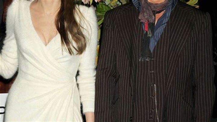 Angelina Jolie Consoled By Johnny Depp After Divorce From Brad Pitt – Hollywood Life