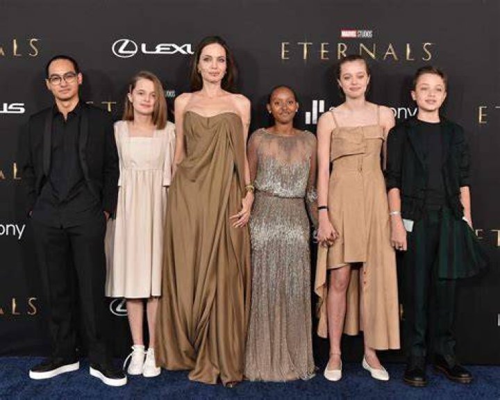 Angelina Jolie’s Friends Urging Her To Let Go Of Her Fury At Brad Pitt, But She Can’t