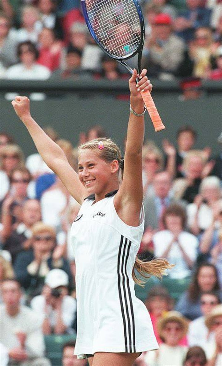 Anna Kournikova’s Daughter Mary Looks Like A Little Tennis Star: Pic – Hollywood Life