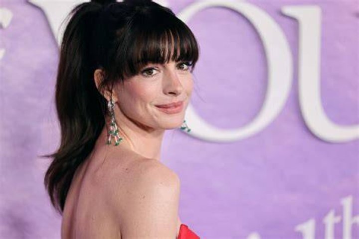 Anne Hathaway Reveals Name Of Son After Secretly Giving Birth — Watch – Hollywood Life