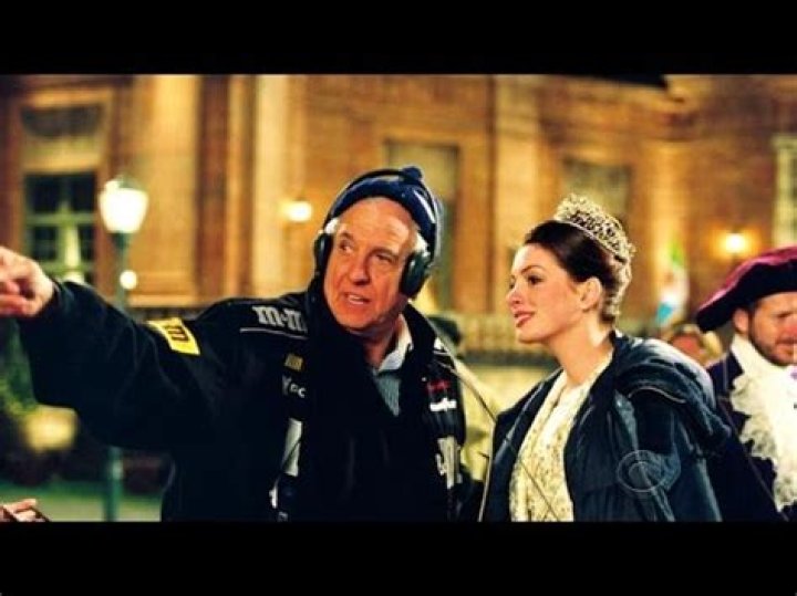 Anne Hathaway Sheds Tears Remembering Garry Marshall: He Made My ‘Dreams’ Come True