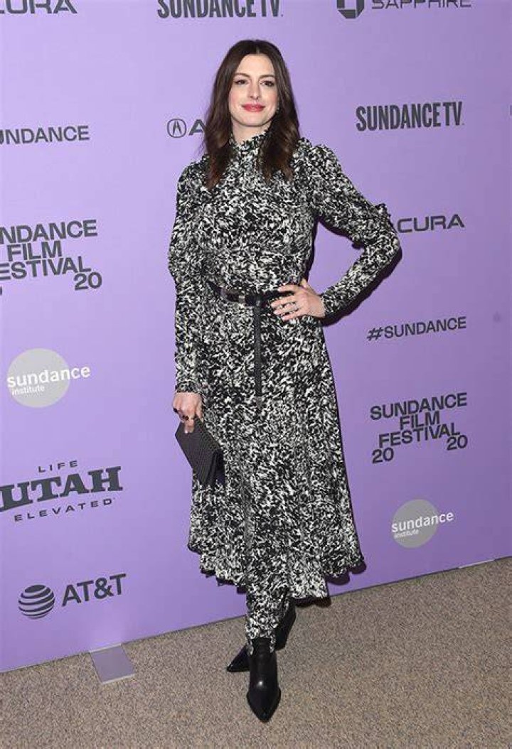 Anne Hathaway Shows Off Post-Baby Body At Sundance Film Festival – Hollywood Life