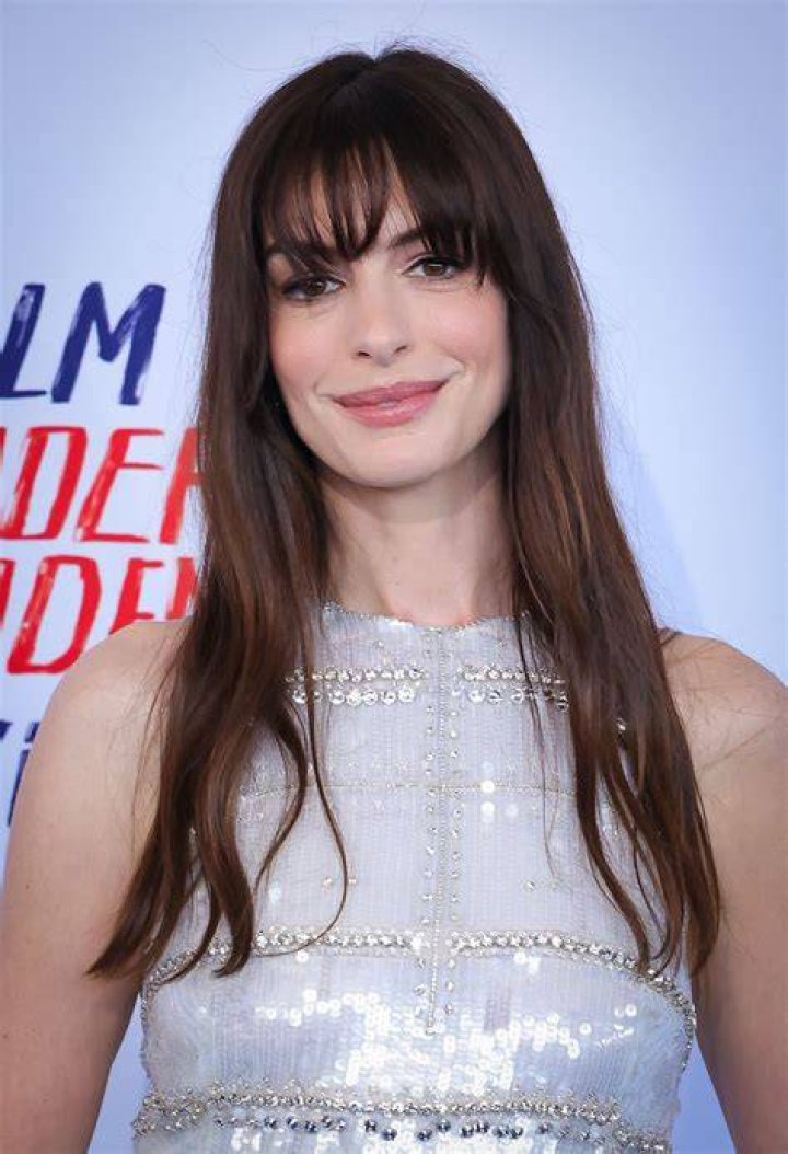Anne Hathaway Stuns In Makeup-Free Photo After ‘Armageddon Time’ – Hollywood Life
