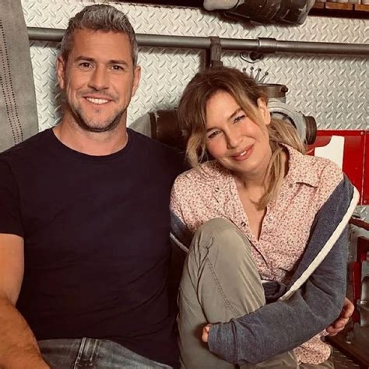 Ant Anstead Lifts Renee Zellweger Off The Ground For A Steamy Kiss As They Go IG Official — Photos