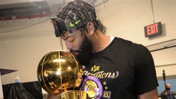 Anthony Davis Dedicates NBA Finals Win To Kobe Bryant: He’s ‘Looking Down On Us’