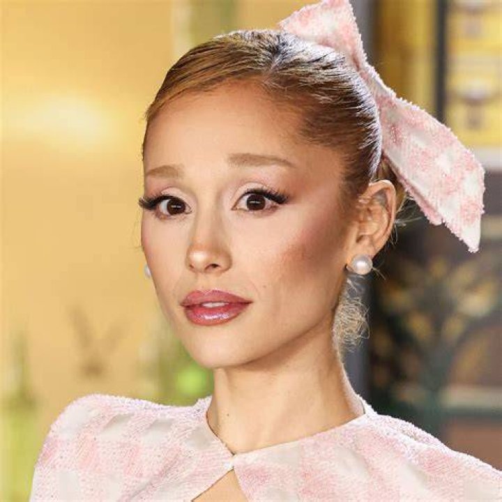 Ariana Grande’s Favorite Makeup Wipes Are On Sale For Just $9 Right Now