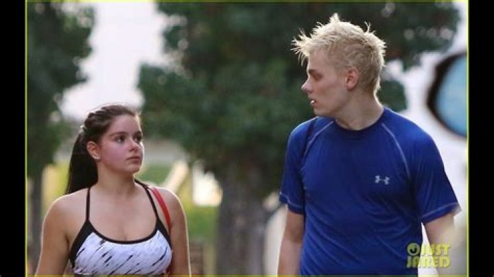 Ariel Winter Lounges Poolside With BF Levi Meaden & Looks Better Than Ever In Blue Bikini — Pic
