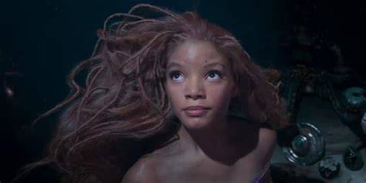 Ariel Winter Shows Off Gorgeous Red Hair & Looks So Much Like ‘The Little Mermaid’ — See Pics