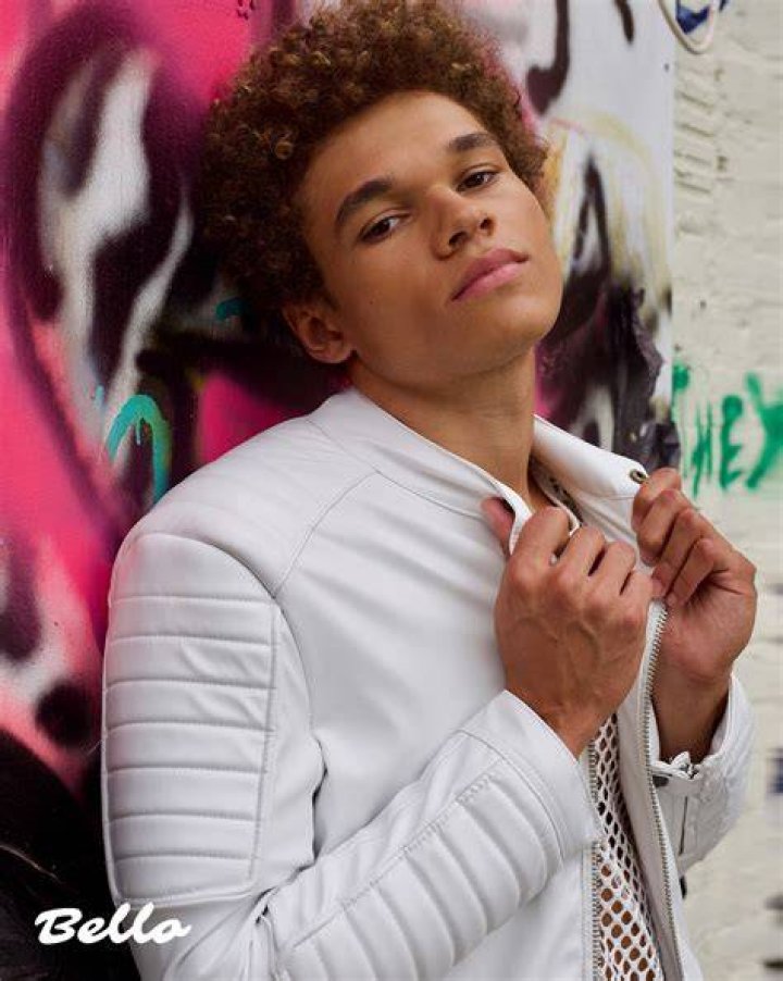 Armani Jackson Goes ‘Out Of My Brain’ In New Song & Video – Hollywood Life