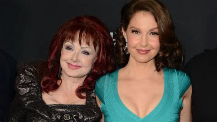 Ashley Judd Mourns Mom Naomi With Touching Tribute: Photos – Hollywood Life