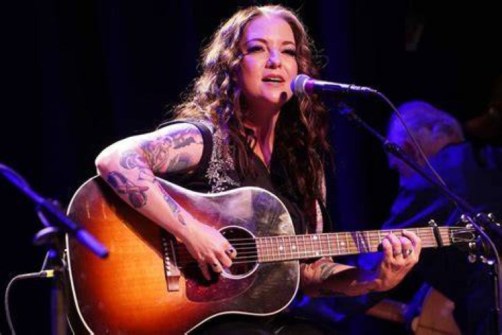 Ashley McBryde; Photos Of The Country Singer – Hollywood Life