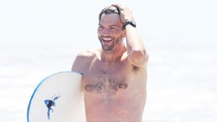 Ashton Kutcher Goes Shirtless As He Surfs: Photos – Hollywood Life