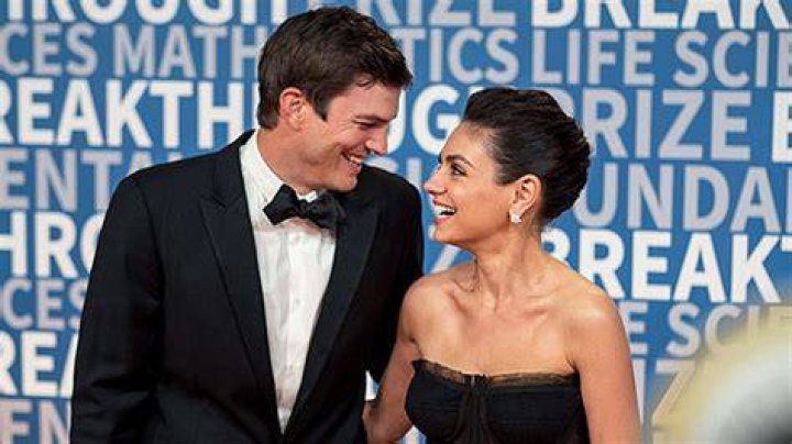 Ashton Kutcher & Mila Kunis Share Rare PDA Selfie On Instagram: Pic – Hollywood Life