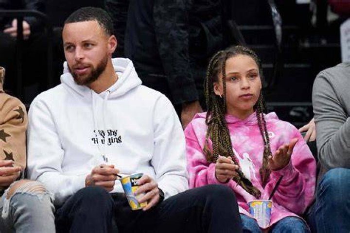 Ayesha Curry & Daughter Riley, 8, Freak Out After Beyoncé Sends Them Ivy Park Gift — Watch
