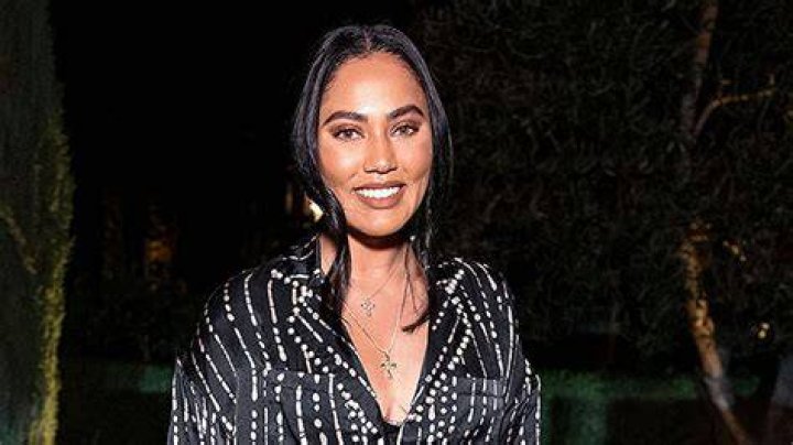 Ayesha Curry Dons Daisy Print Bikini To Celebrate Birthday: Photos – Hollywood Life