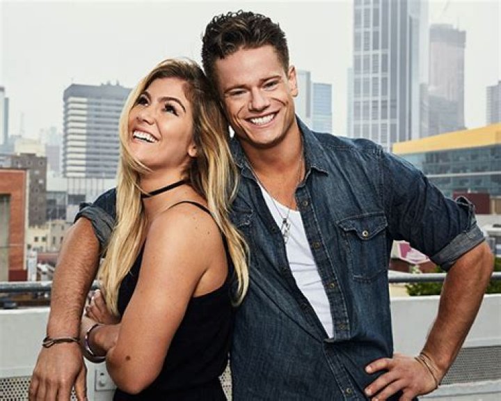 ‘AYTO’ Tori & Morgan Break Up — She’s Dating His Roommate, Mike From Season 3 – Hollywood Life
