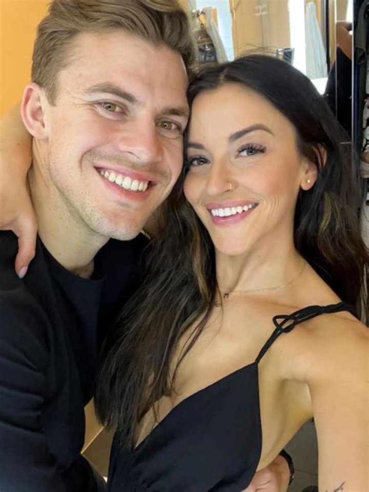 ‘Bachelor’ Contestant Tia Booth Pregnant With Her First Child