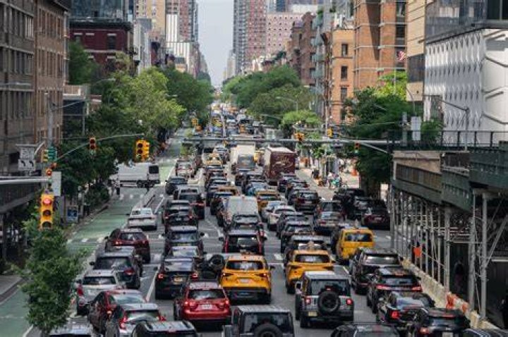 Bad Bunny Stops Traffic With NYC Concert: Video – Hollywood Life