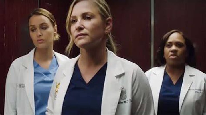 Bailey, Arizona, & Jo Go To Prison To Deliver A Baby — Recap – Hollywood Life