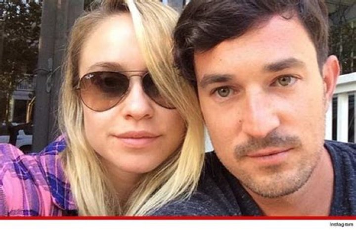 Becca Tobin: ‘Glee’ Star’s Boyfriend Matt Bendik Killed By Stress?