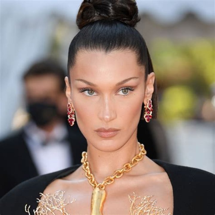Bella Hadid Rocks Sexy Blue Bikini Then Changes To A Neon One After ‘Falling Asleep In The Sun’