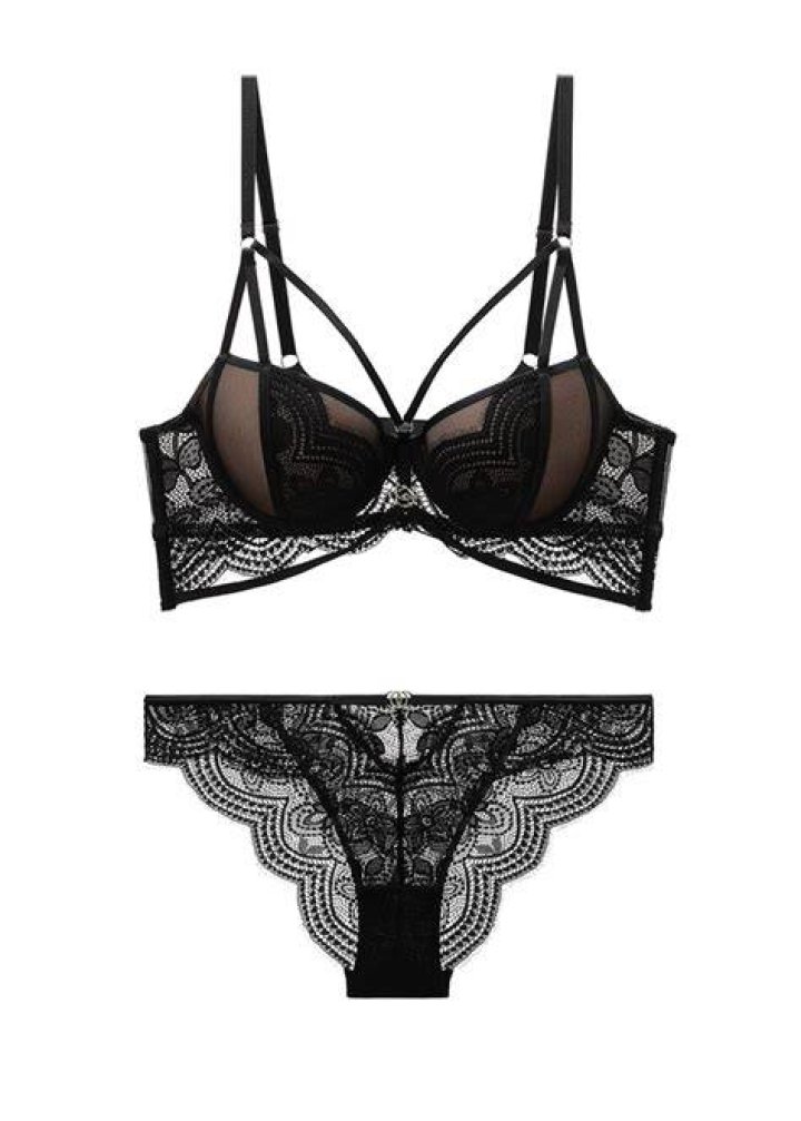 Bella Hadid’s Black Lace Lingerie For Victoria’s Secret – Photo – Hollywood Life